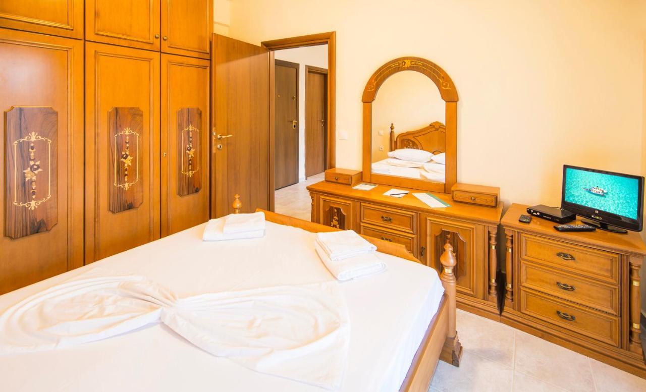 Aparthotel Marina'S Elegance Kriopigi Esterno foto