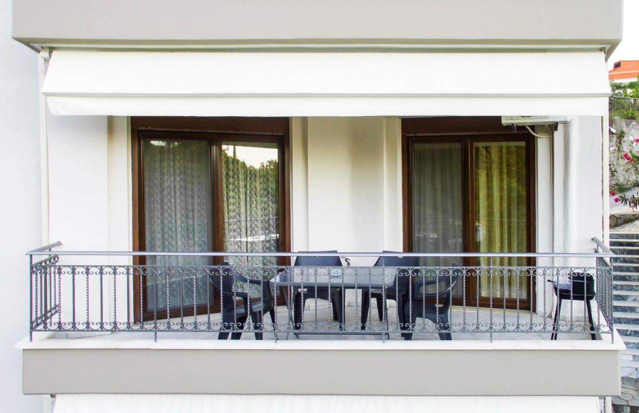 Aparthotel Marina'S Elegance Kriopigi Esterno foto