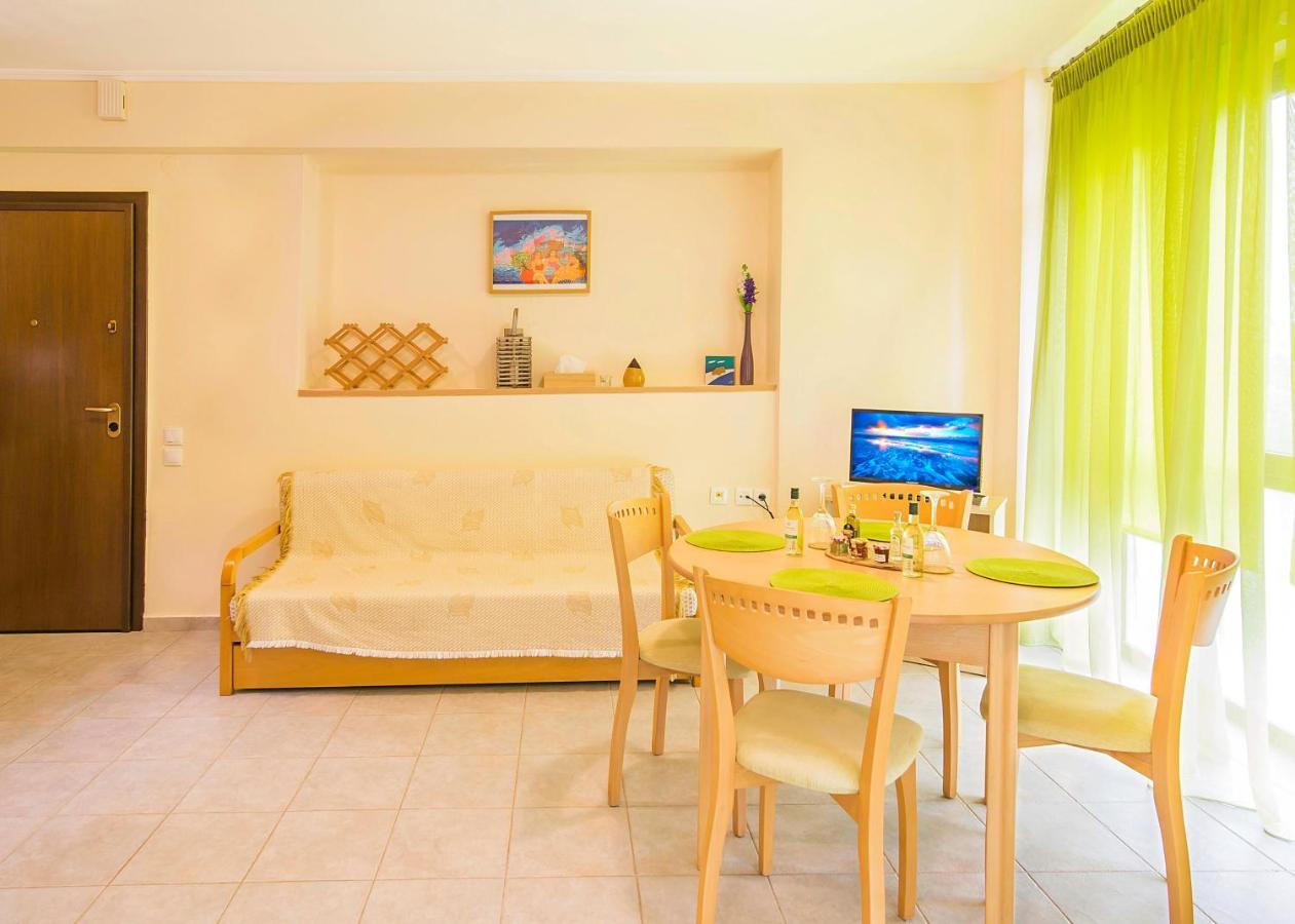 Aparthotel Marina'S Elegance Kriopigi Esterno foto
